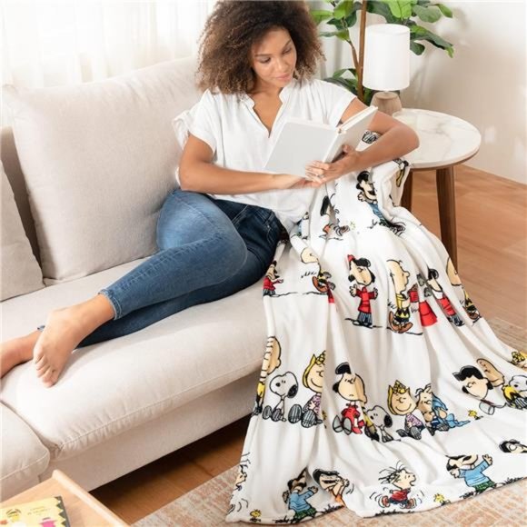 Cute Character Snoopy Plush Throw Blanket, Peanuts Gang, Throw 55x70 Inch - Picture 7 of 7